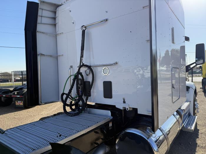 2020 Peterbilt 579-79