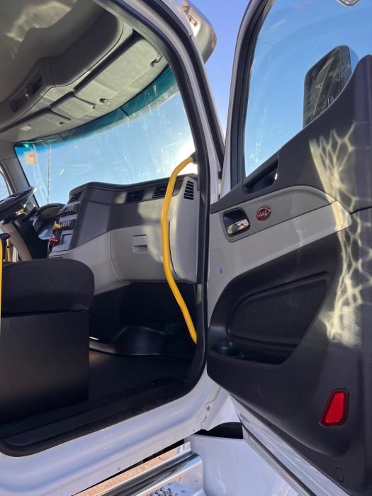 2026 Peterbilt 567-23