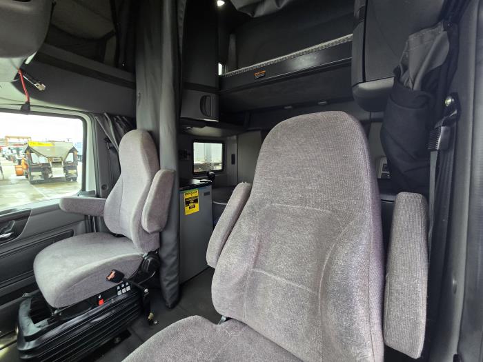 2024 International LT625-8