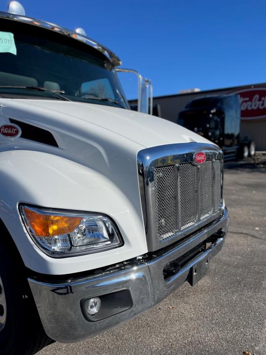 2025 Peterbilt 536-8