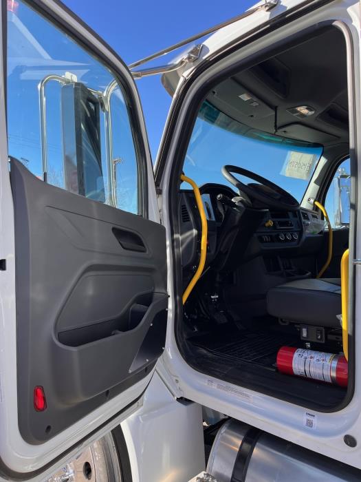 2025 Peterbilt 536-13