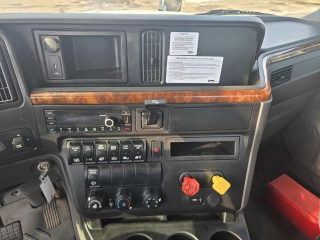 2022 International LT625-10