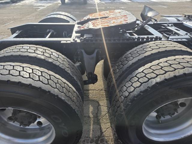 2022 International LT625-18