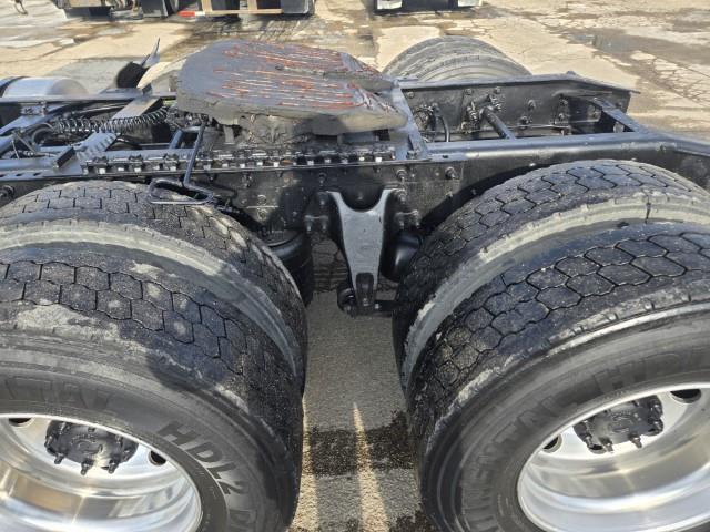 2022 International LT625-19