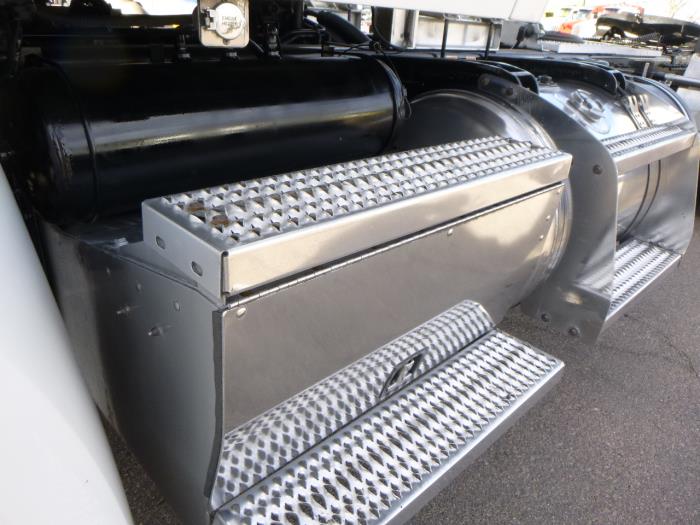 2020 Peterbilt 579-17