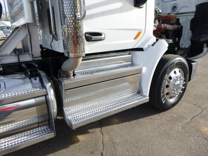 2020 Peterbilt 579-27