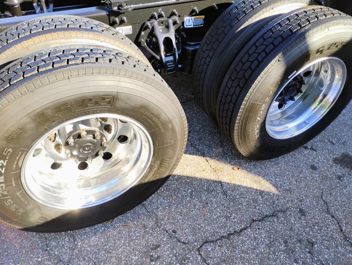 2021 Peterbilt 567-6