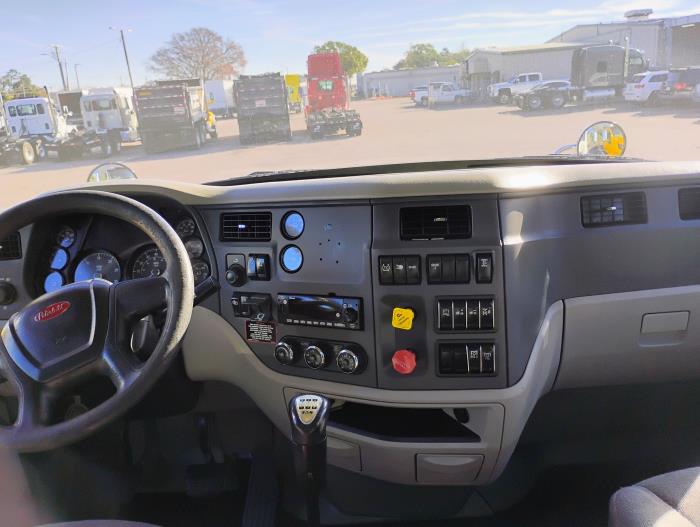 2021 Peterbilt 567-2
