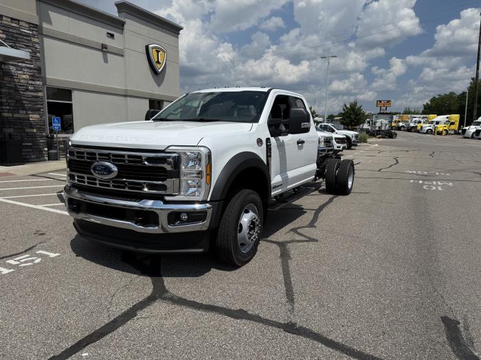 2026 Ford F-550-3