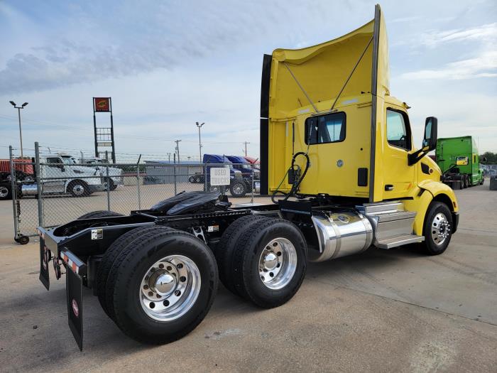 2021 Peterbilt 579-8