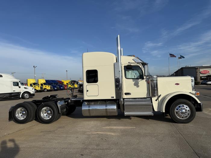 2026 Peterbilt 589-12