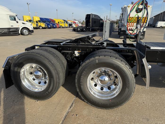 2026 Peterbilt 589-14