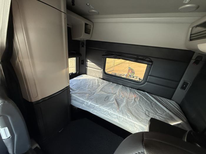 2026 Peterbilt 589-20