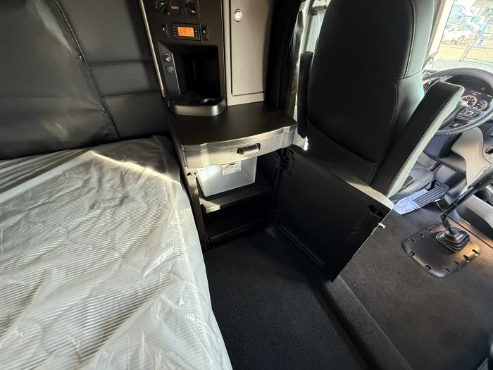 2026 Peterbilt 589-21