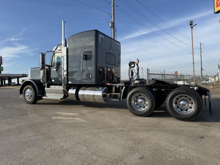 2026 Peterbilt 589-6