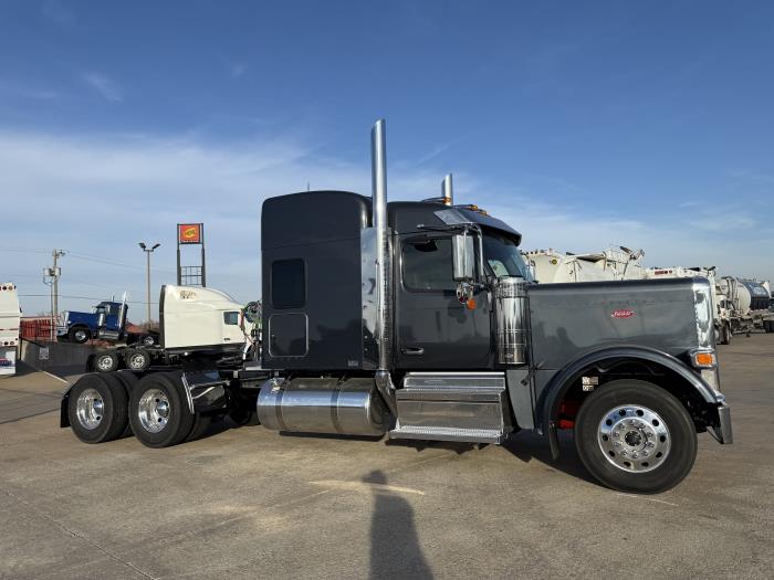 2026 Peterbilt 589-12