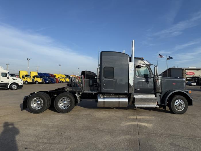 2026 Peterbilt 589-15
