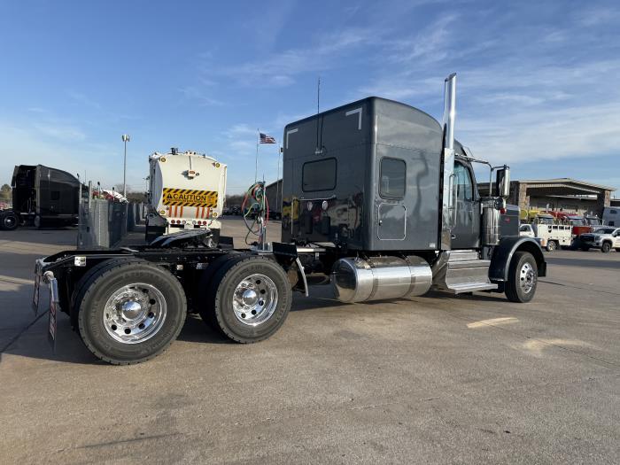 2026 Peterbilt 589-17