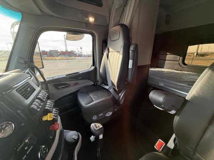 2026 Peterbilt 589-23