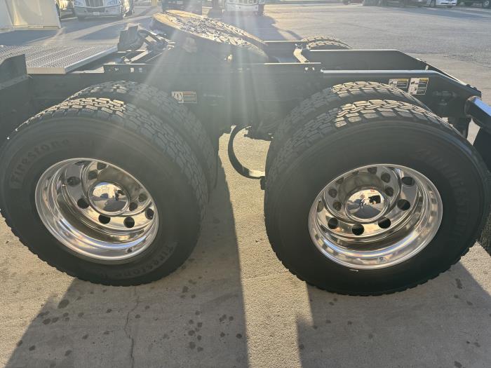 2022 Peterbilt 579-9