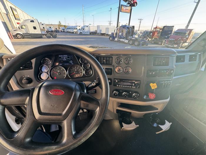 2022 Peterbilt 579-13