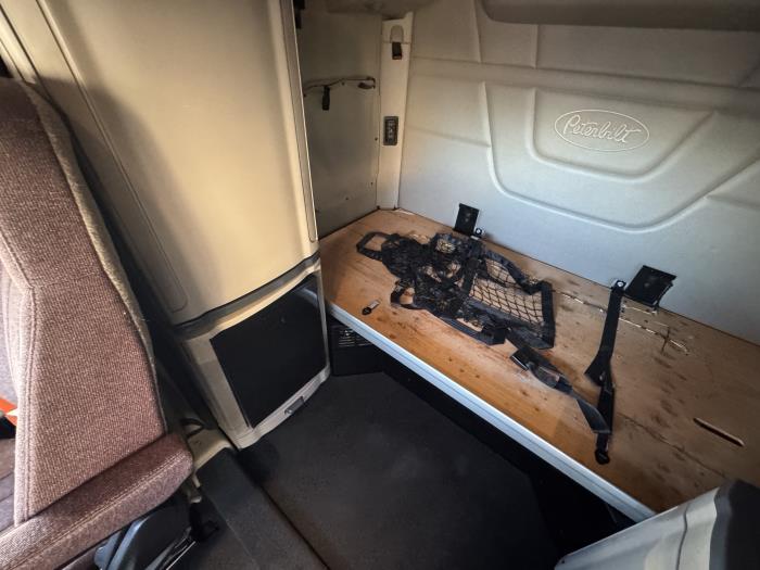 2022 Peterbilt 579-14