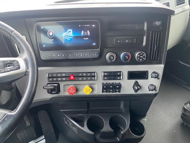 2023 Freightliner Cascadia-18