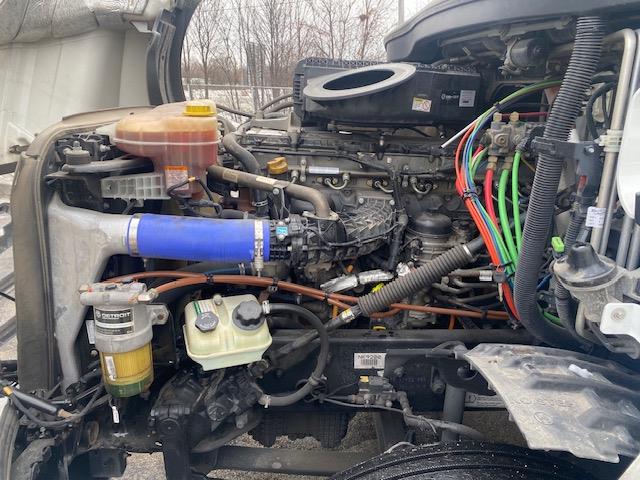 2023 Freightliner Cascadia-9