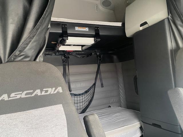 2023 Freightliner Cascadia-22