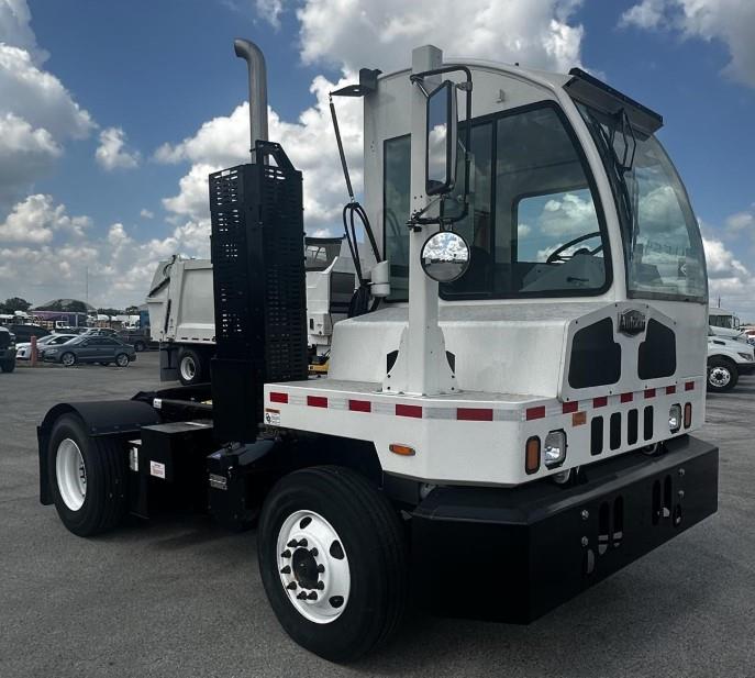 2024 AutoCar ACTT42-0