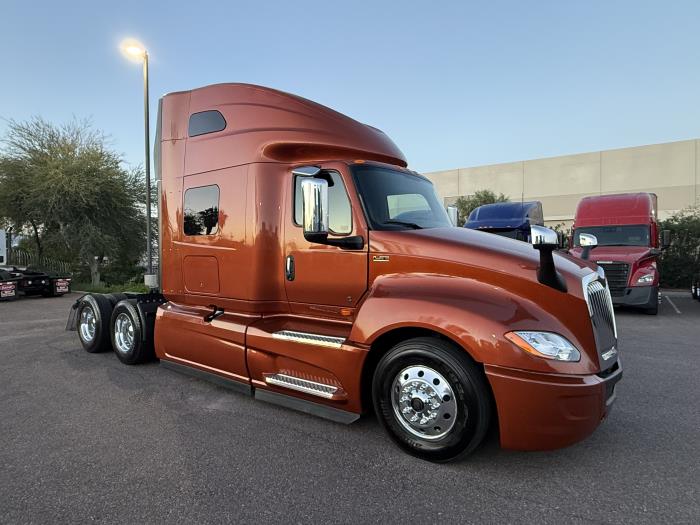 2022 International LT625-6