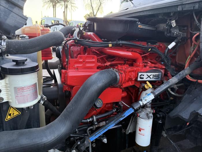 2022 International LT625-8