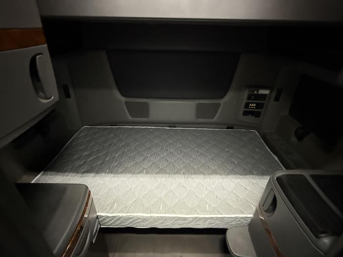 2022 International LT625-14