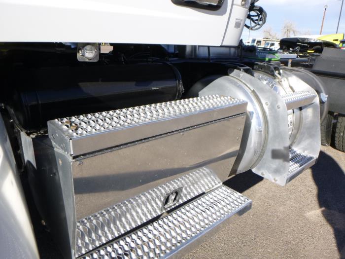 2019 Peterbilt 579-16