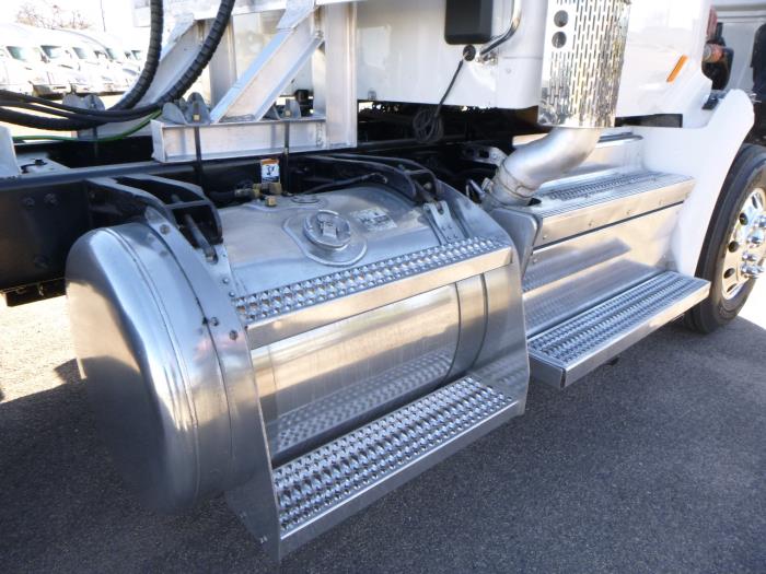 2019 Peterbilt 579-23