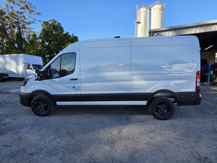 2026 Ford Transit-250-8