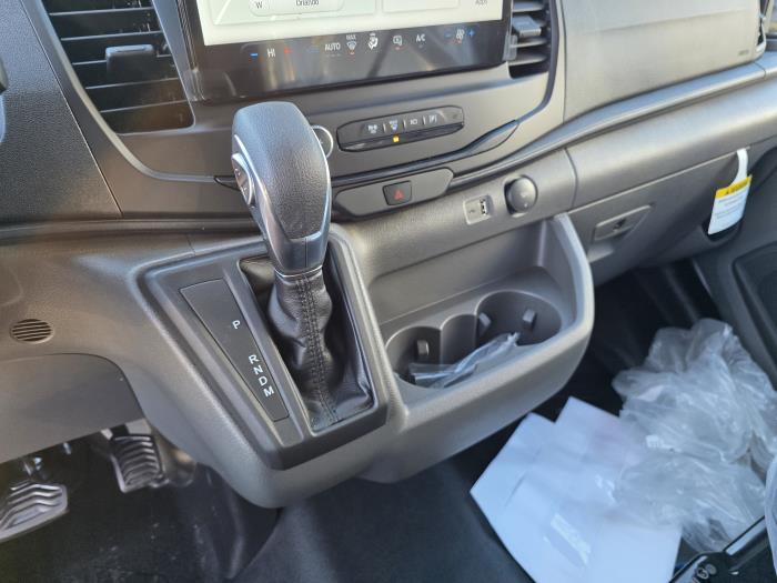 2026 Ford Transit-250-23