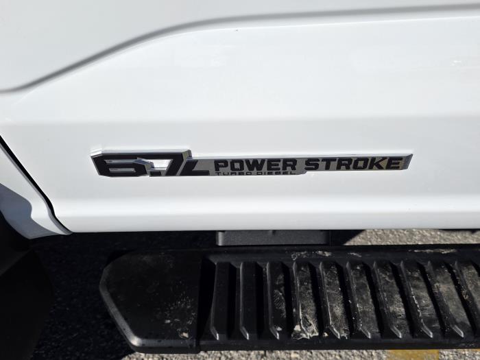 2025 Ford F-550-14