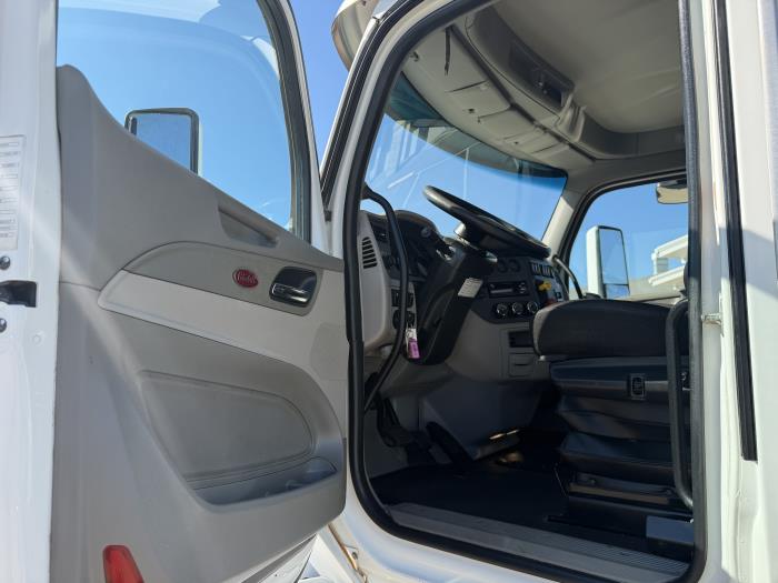 2019 Peterbilt 579-22