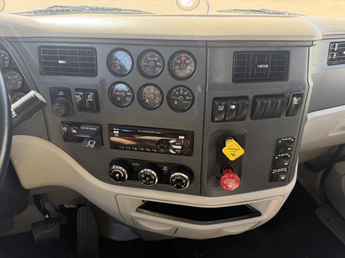 2019 Peterbilt 579-27