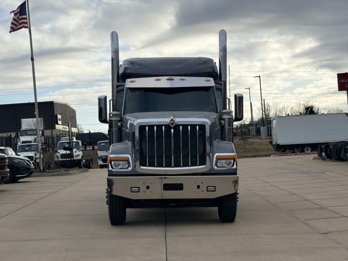 2026 International HX520-8
