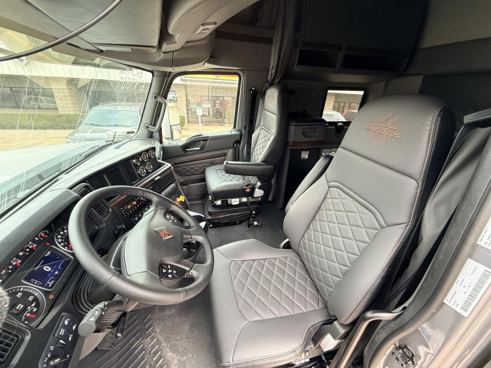 2026 International HX520-10