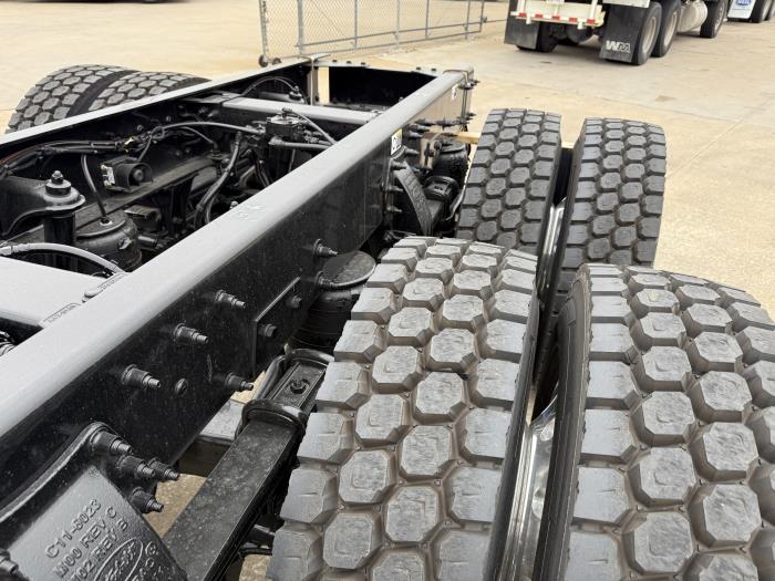 2026 Peterbilt 548-23