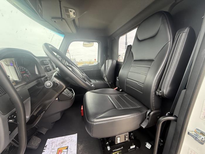 2026 Peterbilt 548-26