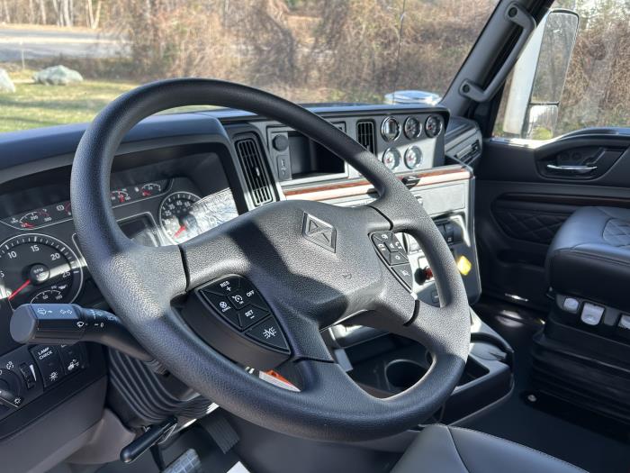 2026 International HX620-21