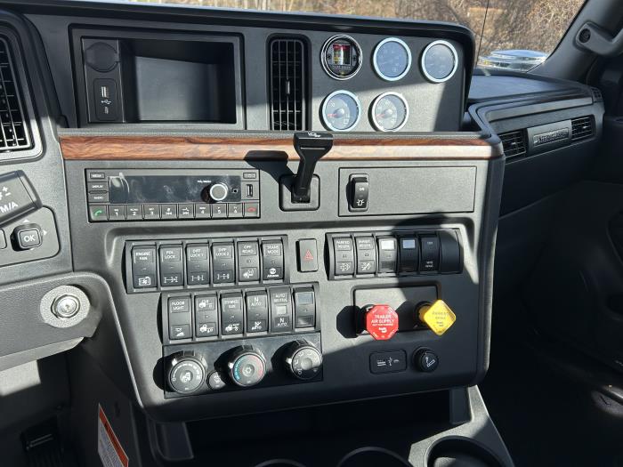 2026 International HX620-23