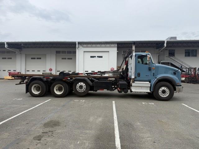 2020 International HX620-2