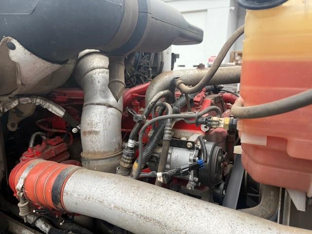 2020 International HX620-10