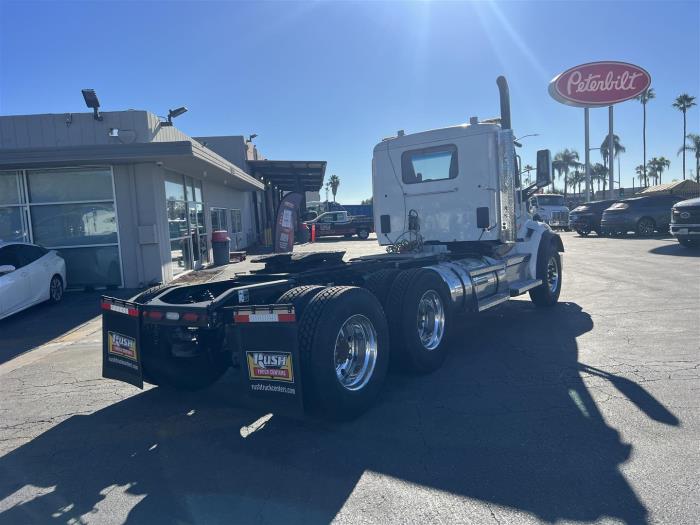 2020 Peterbilt 567-4