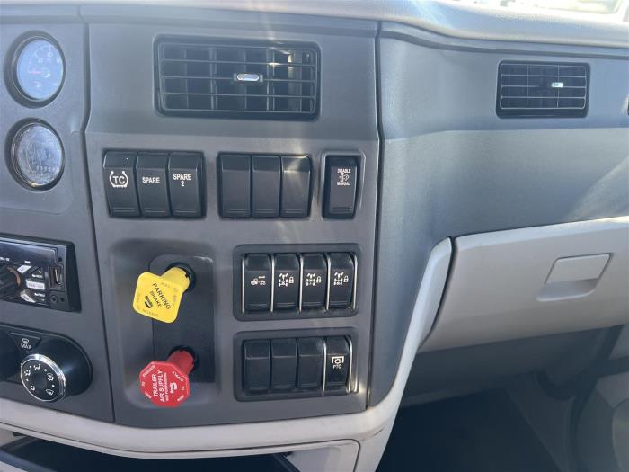 2020 Peterbilt 567-19